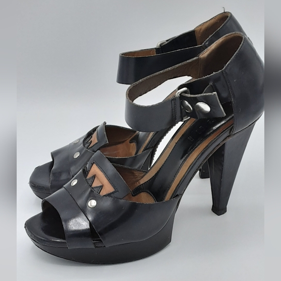 Marni leather open toe platform heels. - Picture 1 of 15